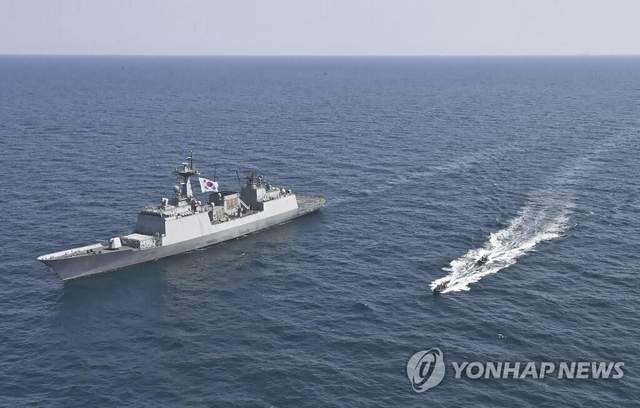 韩国船只被伊朗扣押 韩军驱逐舰火速赶赴霍尔木兹海峡应对(图1)