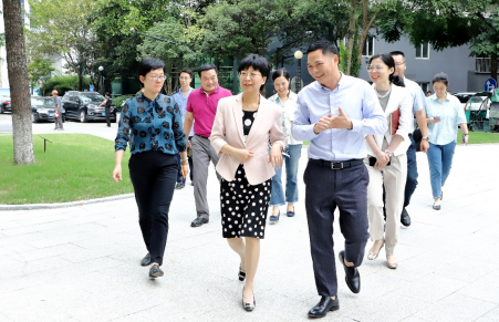 杭州上城区长章燕走访考察ACCESS集团支持创新内外贸一体化发展