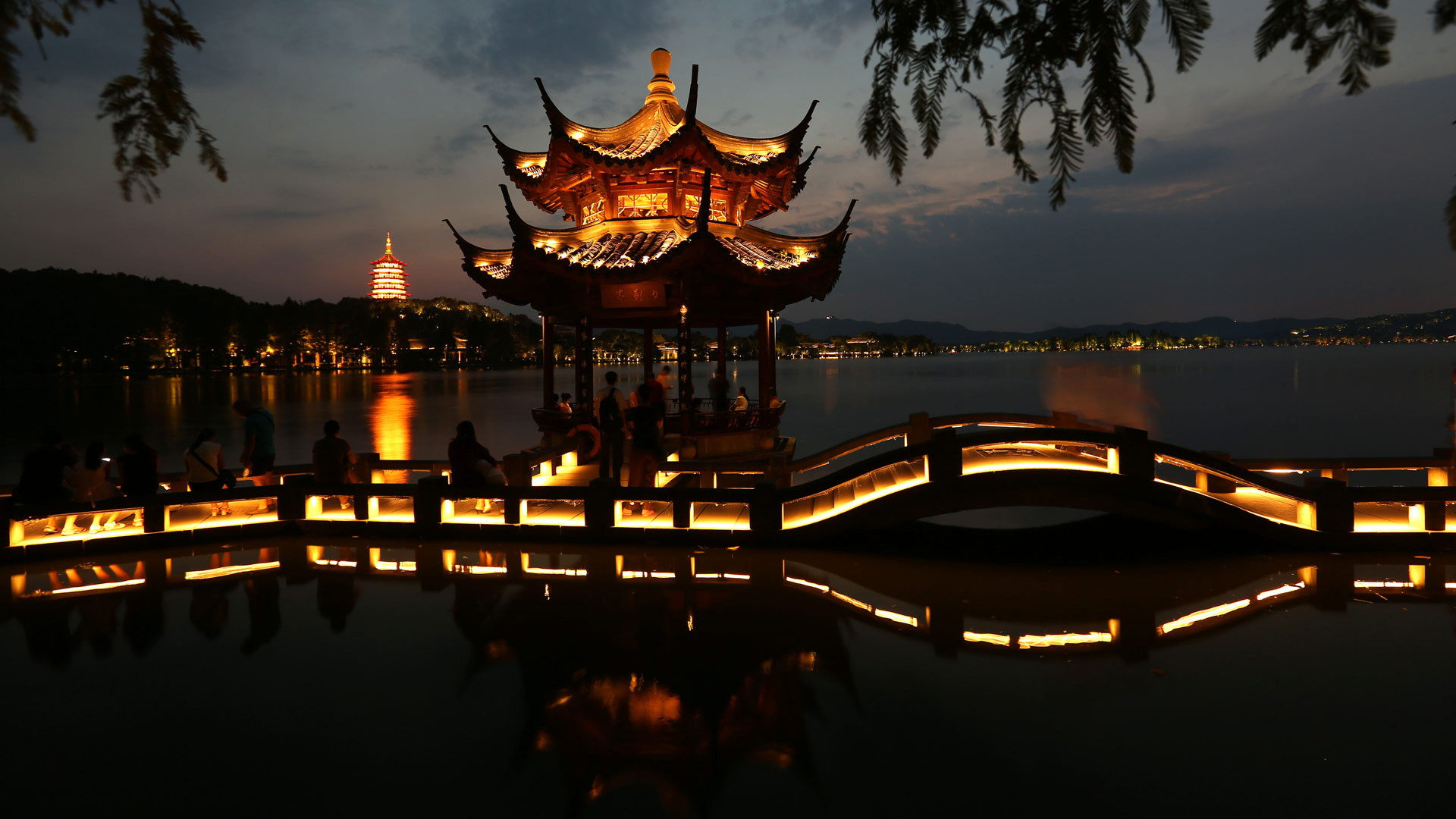 G20杭州峰会，杭州夜色柔美，灯光璀璨