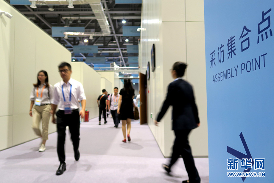 G20峰会新闻中心：那些匆匆的身影(图2)