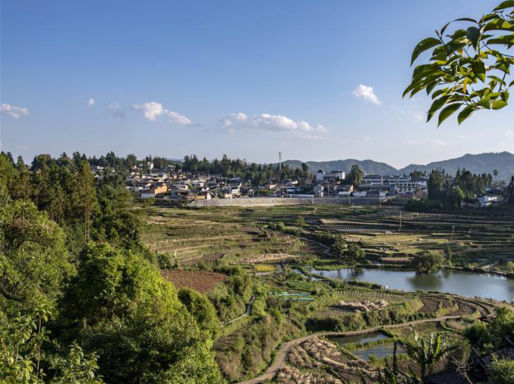 阿佤人民再唱新歌 云南腾冲市三家村中寨司莫拉佤族村脱贫调查