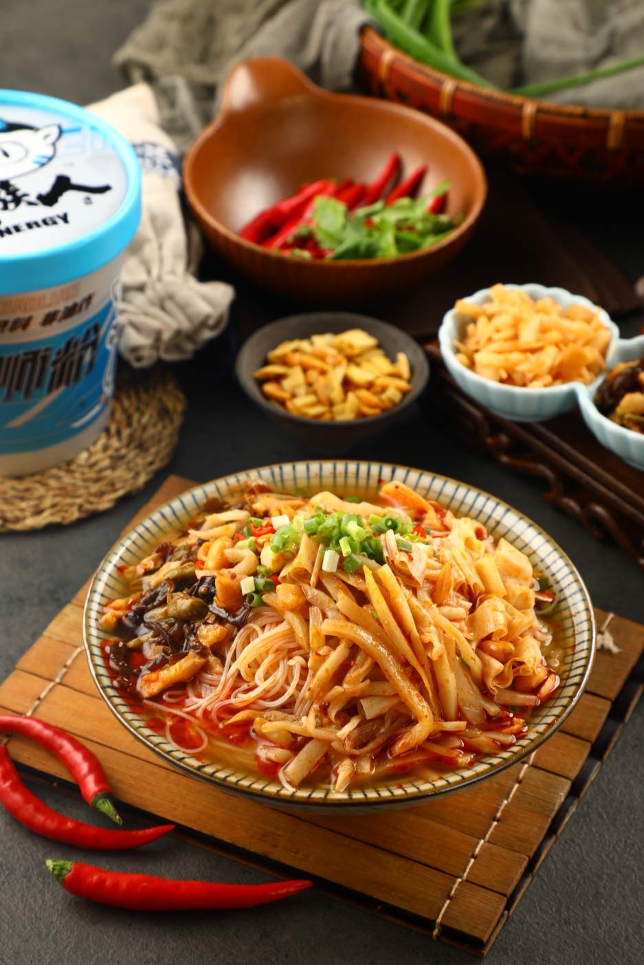 食族人 | 冬日好食，这样吃面嗦粉才过瘾！(图2)