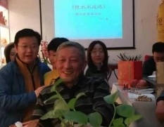 美女导演喻一推出处女作《恨水不成冰》(图6) 美女导演喻一推出处女作《恨水不成冰》(图6)