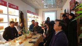 美女导演喻一推出处女作《恨水不成冰》(图7) 美女导演喻一推出处女作《恨水不成冰》(图7)