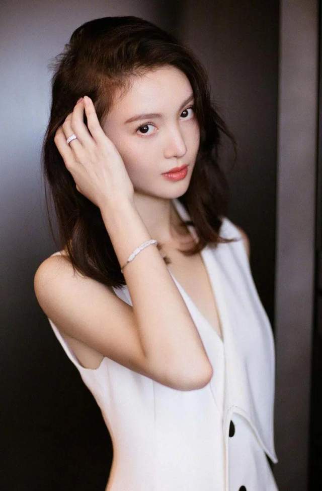 贾乃亮绯闻后金晨又与李易峰现身同公寓？(图7)