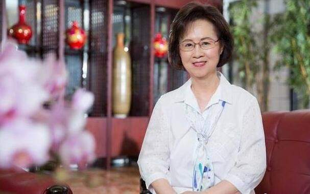 琼瑶接受于正道歉后心情很好，寄语于正：希望他知错能改(图7)