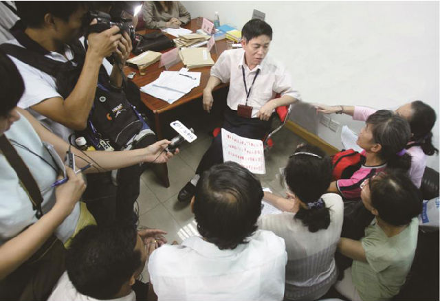 布衣青天杨剑昌为民服务的人生观(图1)