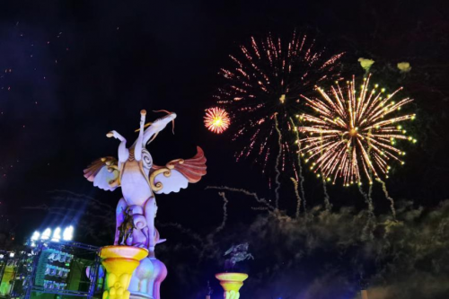 冰雪度假，共度“冰火”点燃的唯美冬日