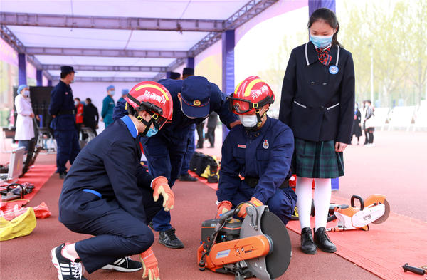 第26个全国中小学生安全教育日启动仪式在郑州经开区举行(图7)