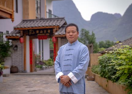 企业家陈荣华用智慧打造格格树民宿品牌被誉为阳朔最美风景